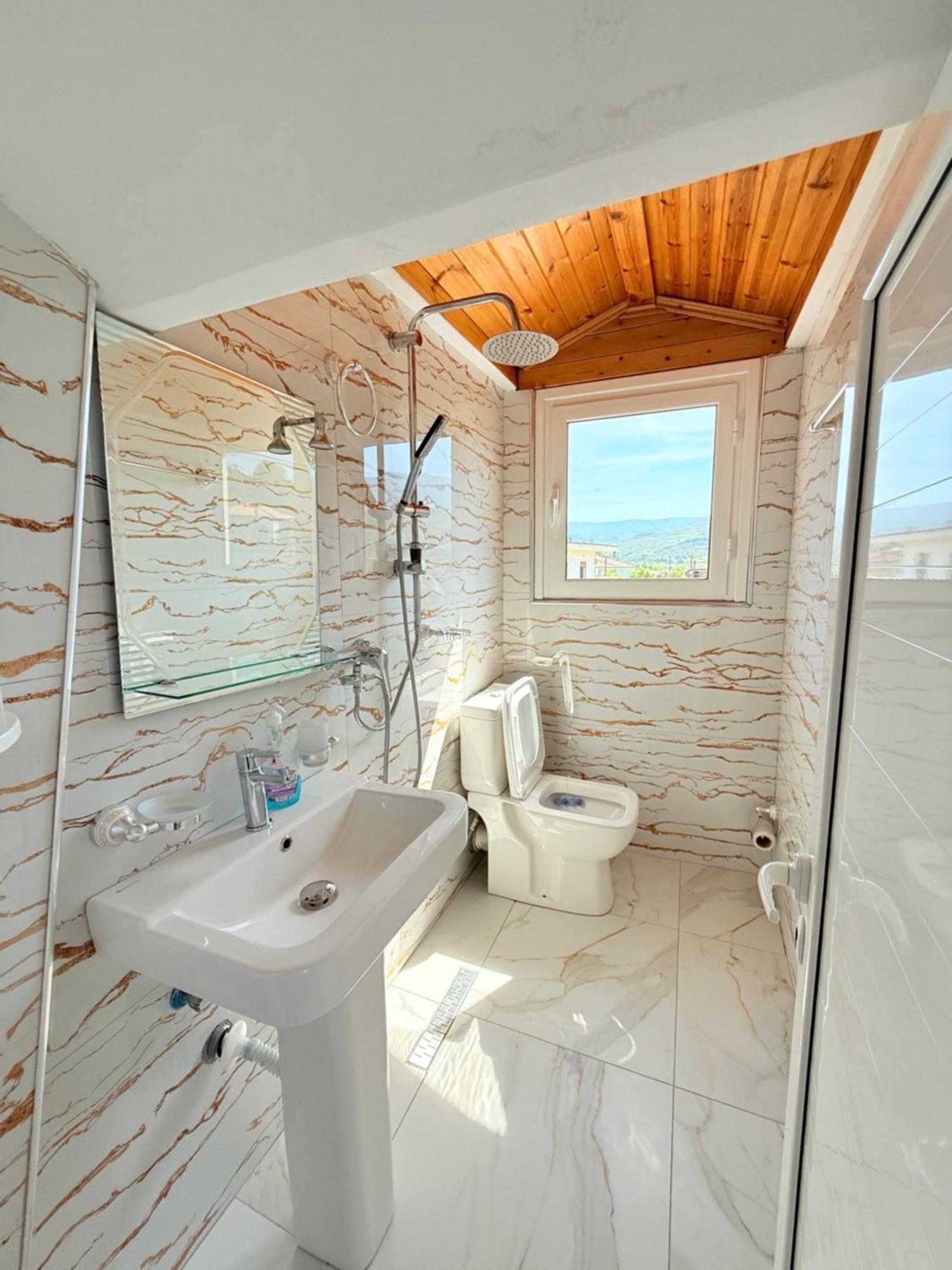 Guest House Rean Berat Ngoại thất bức ảnh